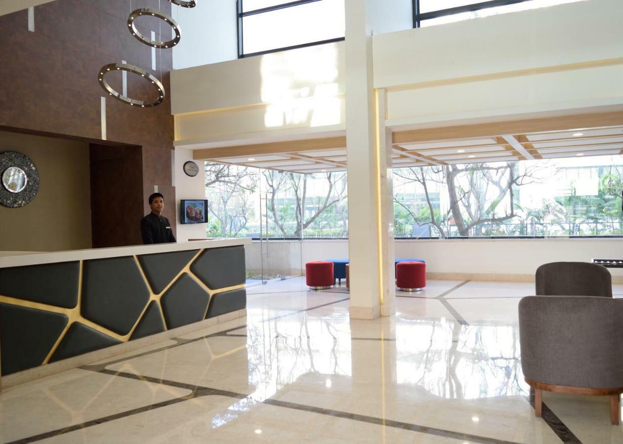 Sarovar Portico Outer Ring Road Bangalore Exterior foto